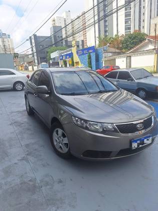 KIA CERATO 1.6 EX3 SEDAN 16V GASOLINA 4P MANUAL